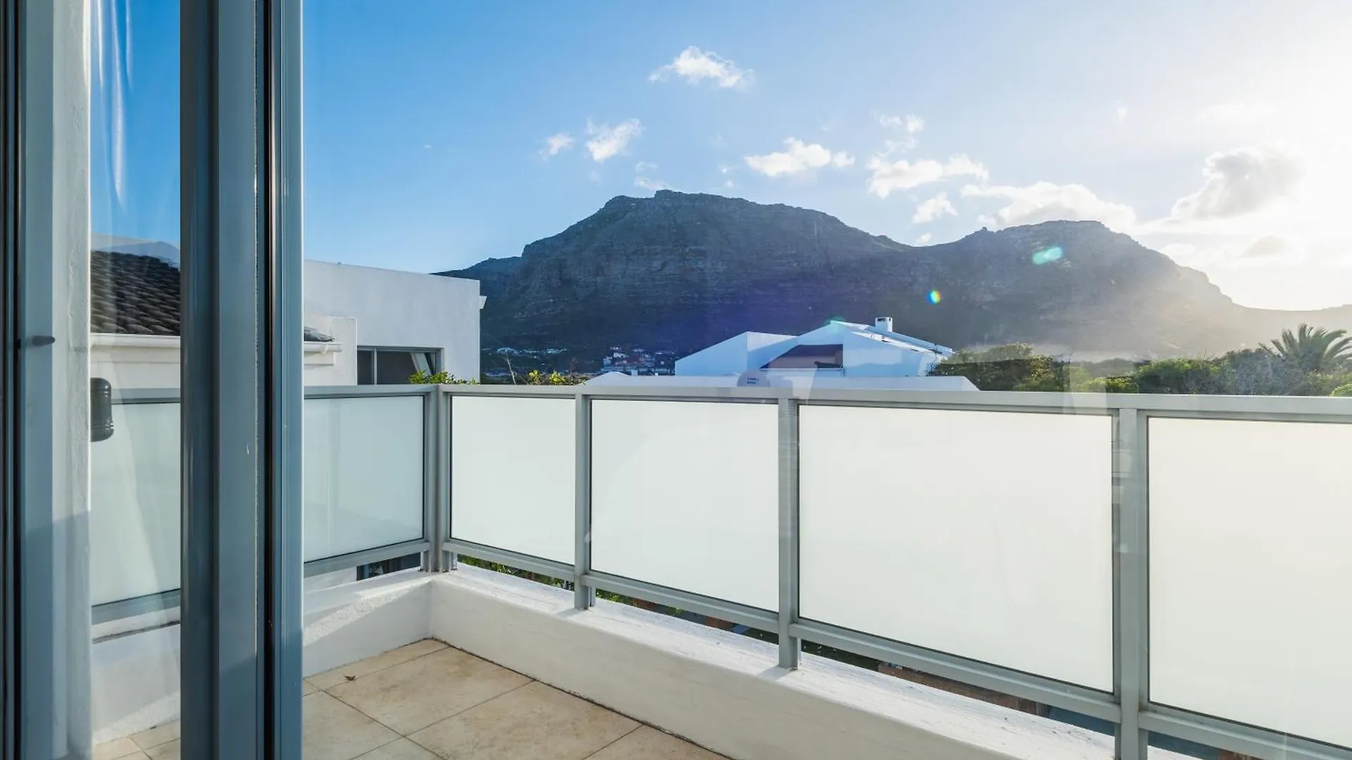 Near Beach Pool Mountain Views On Canal Cape Town 0*,