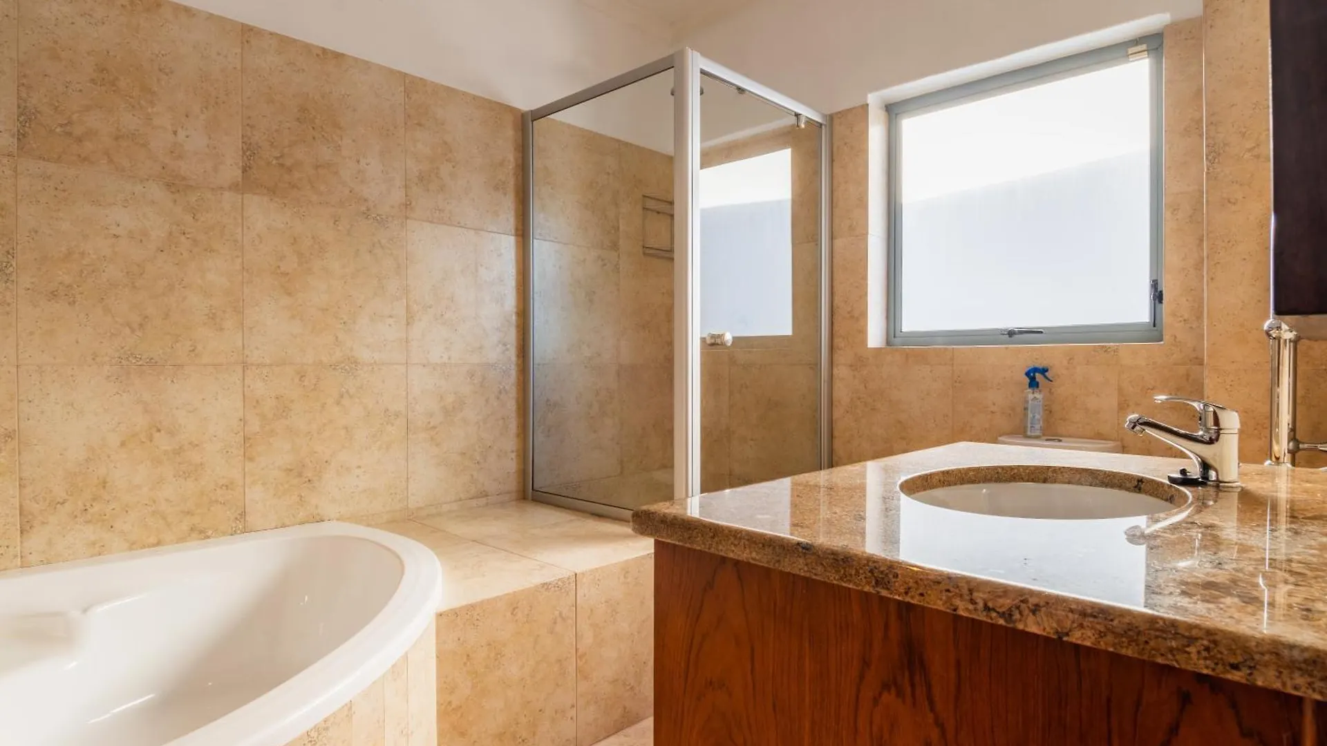 Near Beach Pool Mountain Views On Canal Cape Town Apartment