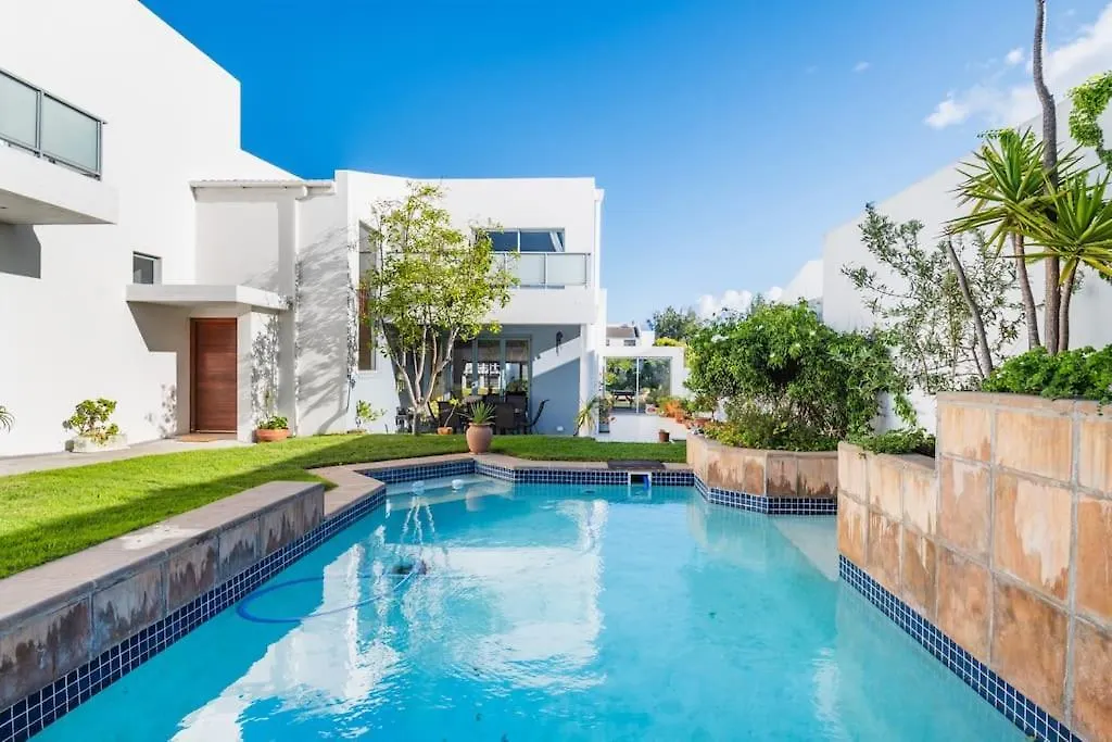 Near Beach Pool Mountain Views On Canal Cape Town Apartment